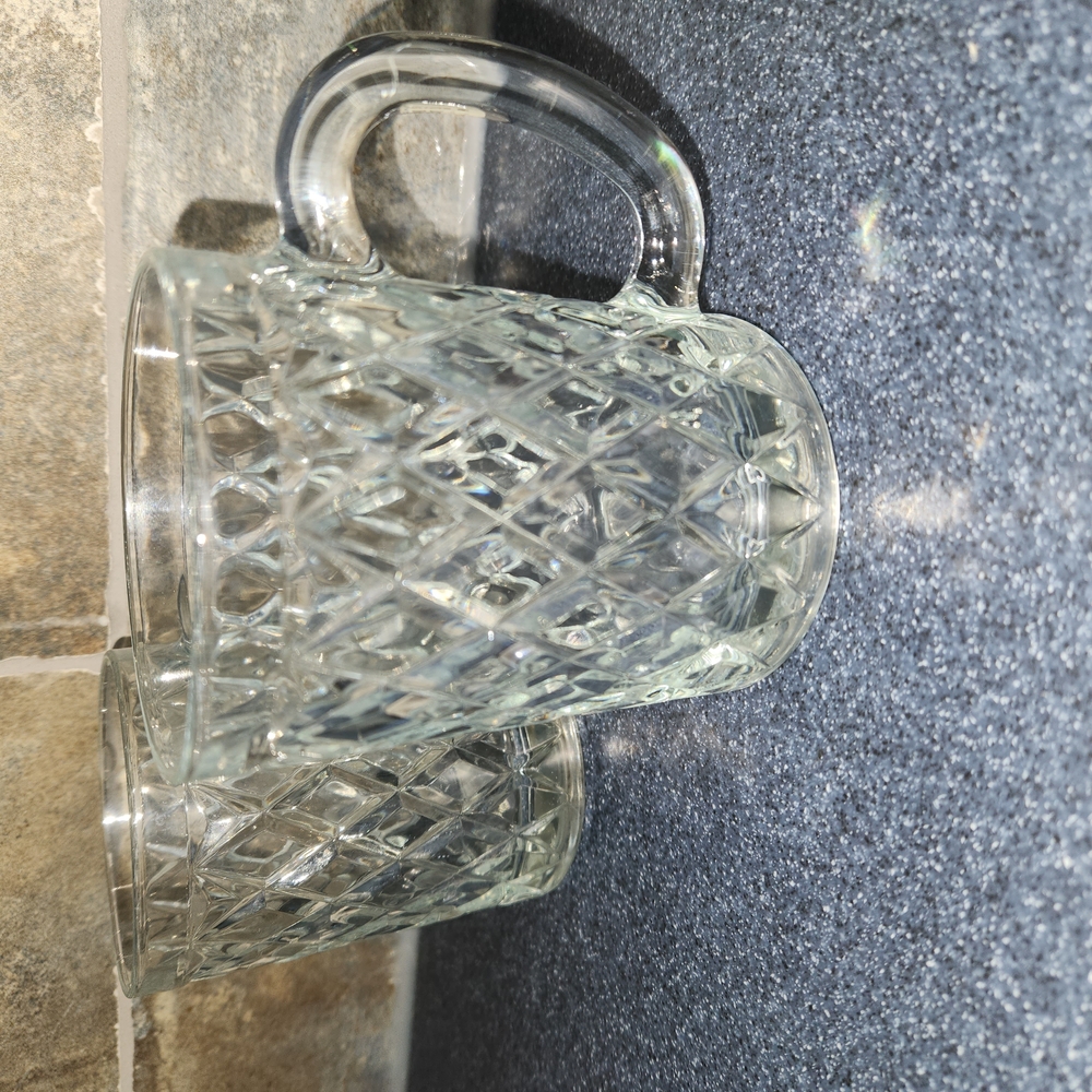 Clear Glass Diamond Pattern Mugs - Picture 2 of 4